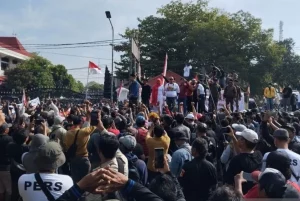 Keriuhan Politik Pati: Demo Terus Berlanjut Meskipun Pajak Dicabut