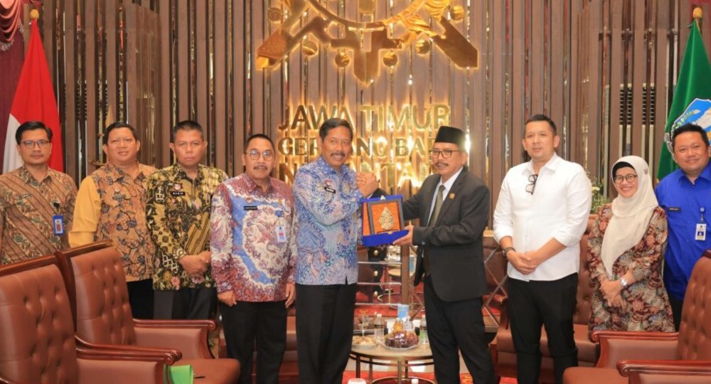 https://beritaadikara.com/dprd-jawa-timur-…kan-produk-hukum/