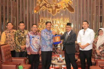 https://beritaadikara.com/dprd-jawa-timur-…kan-produk-hukum/