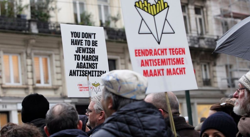 https://beritaadikara.com/propaganda-austr…ey-dan-melbourne/