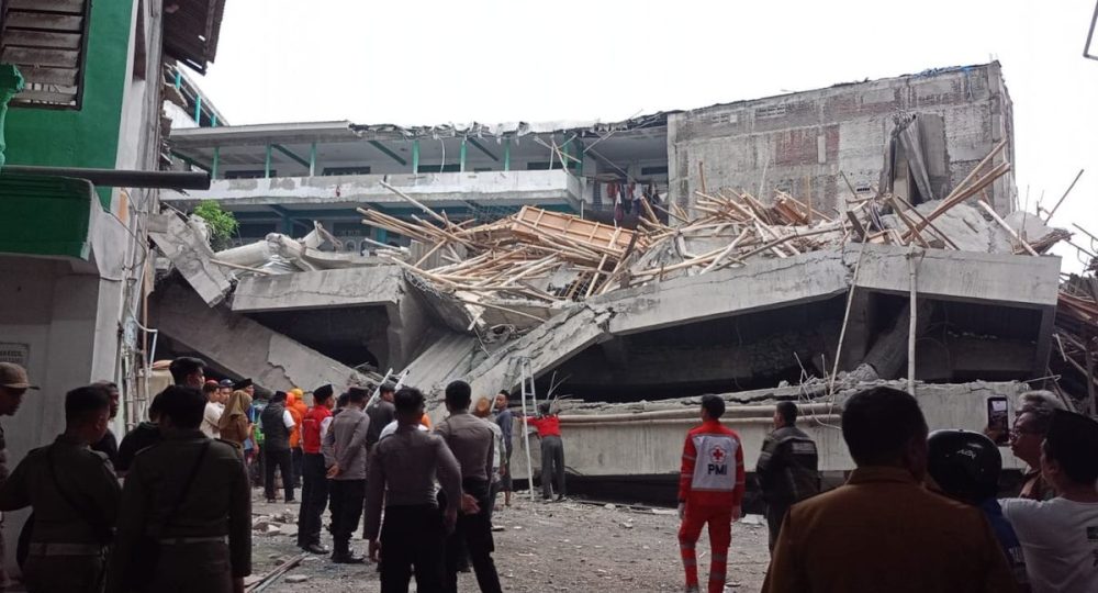 https://beritaadikara.com/musibah-ambruknya-bangunan-ponpes-al-khoziny-tiga-tewas-puluhan-santri-luka-luka/