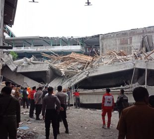 https://beritaadikara.com/musibah-ambruknya-bangunan-ponpes-al-khoziny-tiga-tewas-puluhan-santri-luka-luka/