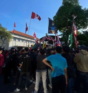 Cipayung Plus Gelar Aksi di Polrestabes Surabaya, Tuntut
