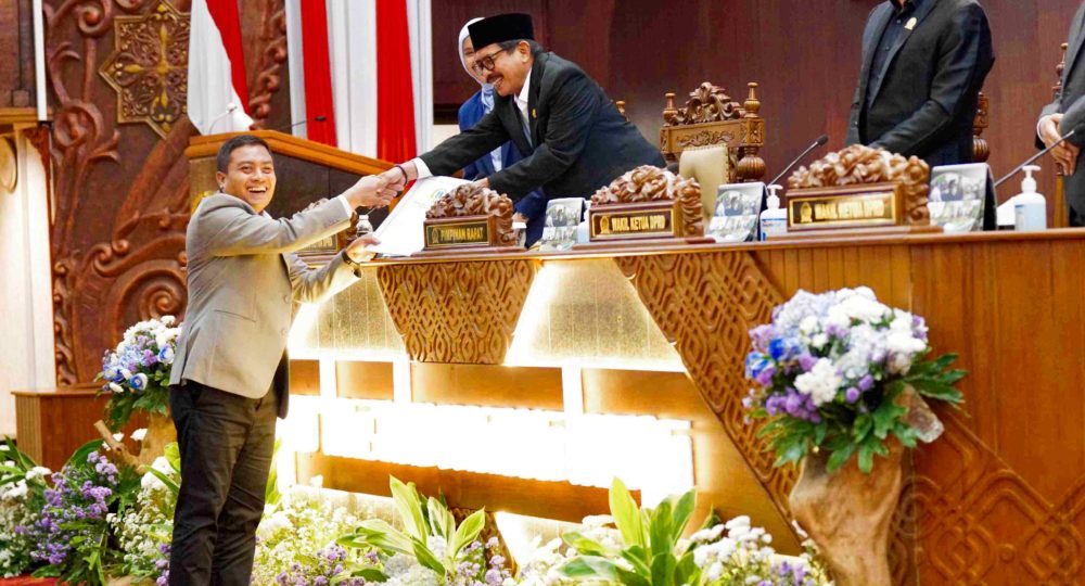 https://beritaadikara.com/fraksi-pks-jatim…pencabutan-perda/