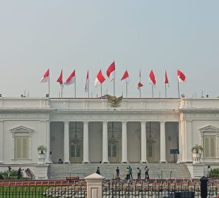 https://beritaadikara.com/reshuffle-kabinet-presiden-prabowo-lantik-menteri-baru-publik-nantikan-arah-kebijakan/