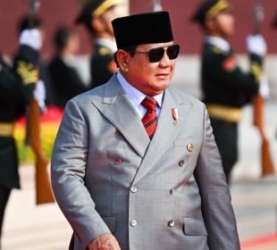 https://beritaadikara.com/kunjungan-presiden-prabowo-ke-china-diplomasi-strategis-di-tengah-krisis-domestik/