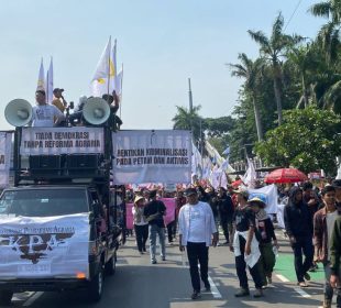 https://beritaadikara.com/ribuan-petani-gelar-aksi-hari-tani-nasional-desak-reforma-agraria-dan-cabut-uu-cipta-kerja/