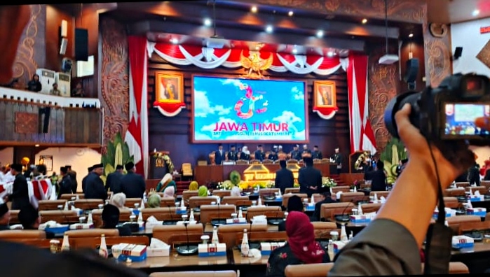 https://beritaadikara.com/hut-ke-80-provin…nsportasi-publik/