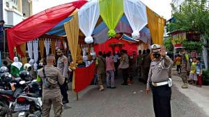 Pemkot Surabaya Luruskan Isu Denda Rp50 Juta Bagi Warga yang Gelar Hajatan di Jalan
