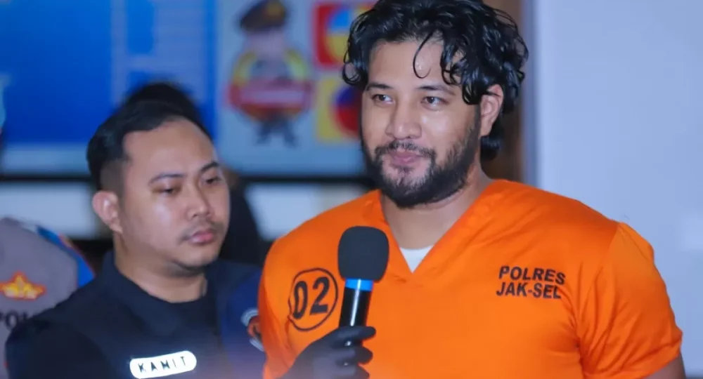https://beritaadikara.com/amar-zoni-dipindah-ke-nusakambangan-setelah-kembali-terlibat-kasus-narkoba/