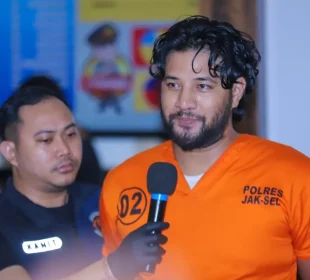 https://beritaadikara.com/amar-zoni-dipindah-ke-nusakambangan-setelah-kembali-terlibat-kasus-narkoba/