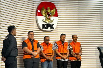 https://beritaadikara.com/kpk-jaring-21-tersangka-dalam-skandal-dana-hibah-jatim-membongkar-jaring-korupsi-pokmas/