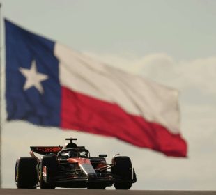 https://beritaadikara.com/max-verstappen-kembali-tak-terbendung-di-austin-persaingan-gelar-f1-2025-memanas/