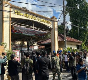 https://beritaadikara.com/tragedi-teror-bom-di-sekolah-54-korban-luka-usai-ledakan-guncang-sma-72-jakarta/
