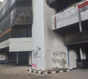 https://beritaadikara.com/polisi-ungkap-identitas-dua-kerangka-manusia-terbakar-di-gedung-acc-kwitang/