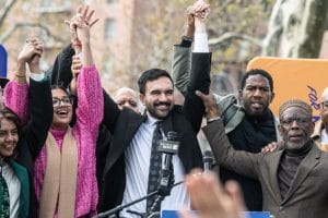 Zohran Mamdani Cetak Sejarah: Wali Kota Muslim Pertama Pimpin New York City
