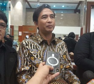 https://beritaadikara.com/dpr-dorong-revisi-menyeluruh-uu-hak-cipta-royalti-hingga-karya-ai-jadi-fokus-pembahasan/