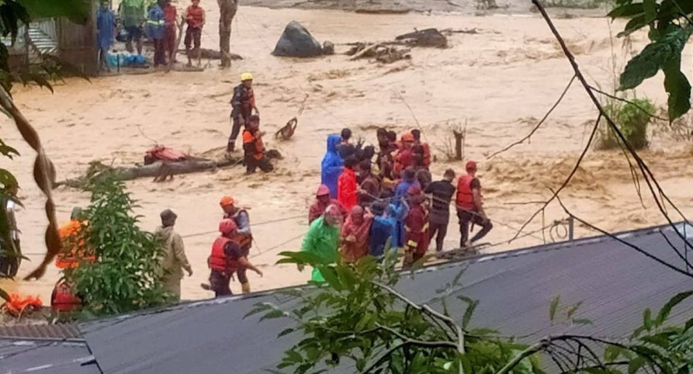 https://beritaadikara.com/banjir-susulan-kembali-hantam-kota-padang-puluhan-warga-dievakuasi-akses-jalan-terputus/