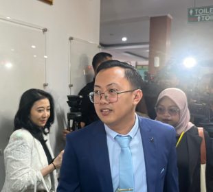 https://beritaadikara.com/ridwan-kamil-absen-di-sidang-gugatan-cerai-perdana-diwakili-kuasa-hukum-di-pa-bandung/