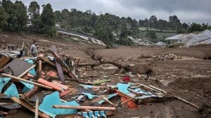 Parafrasekan artikel diatas dan kembangkan kata katanya, kemudian buat menjadi artikel narasi berita dengan minimal 600 kata