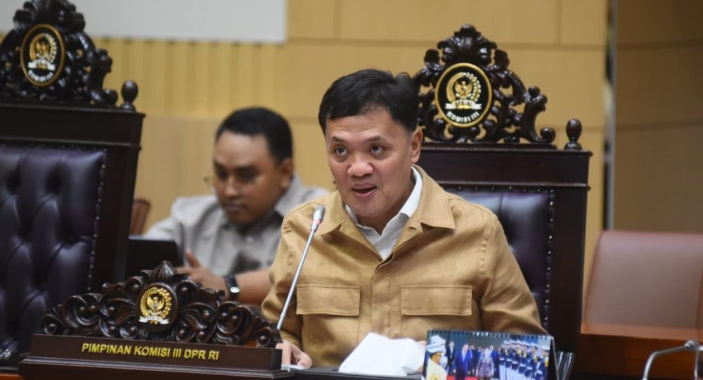 https://beritaadikara.com/dpr-putuskan-polri-tetap-di-bawah-presiden-tegaskan-arah-tata-kelola-keamanan-nasional/