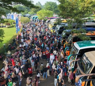 https://beritaadikara.com/puncak-arus-mudik-dan-arus-balik-lebaran-2026-pemerintah-siapkan-strategi-antisipasi/