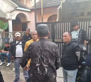 https://beritaadikara.com/rumah-penulis-ahmad-bahar-digeruduk-massa-ormas-polemik-konten-kritik-berujung-mediasi-damai/
