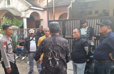https://beritaadikara.com/rumah-penulis-ahmad-bahar-digeruduk-massa-ormas-polemik-konten-kritik-berujung-mediasi-damai/