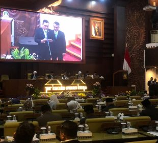 https://beritaadikara.com/dprd-surabaya-matangkan-struktur-pimpinan-paripurna-5-mei-2026-jadi-penentu-arah-kepemimpinan-baru/
