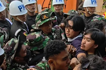 https://beritaadikara.com/ketegangan-di-lenteng-agung-memanas-penggusuran-picu-konflik-warga-dan-aparat/