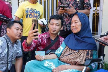https://beritaadikara.com/pemkot-surabaya-ajak-warga-manfaatkan-perlinsos-digital-2026/