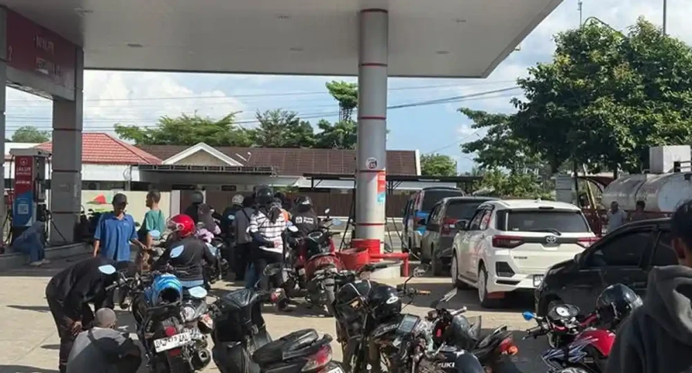 https://beritaadikara.com/dampak-kenaikan-pertamax-2026-tekanan-ekonomi-mulai-terasa-di-berbagai-sektor/