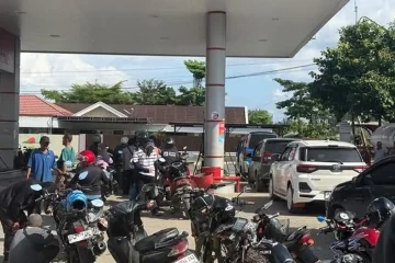 https://beritaadikara.com/dampak-kenaikan-pertamax-2026-tekanan-ekonomi-mulai-terasa-di-berbagai-sektor/