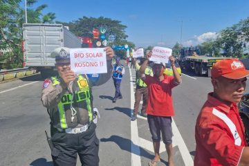 https://beritaadikara.com/krisis-solar-melanda-jatim-sopir-truk-keluhkan-antrean-panjang-dan-distribusi-terganggu/