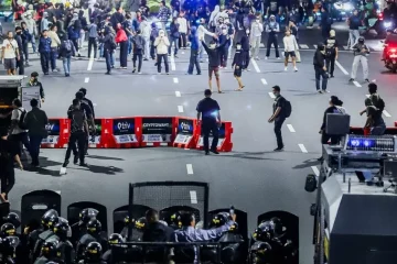 https://beritaadikara.com/aksi-demo-di-surabaya-berujung-penangkapan-sejumlah-massa-aparat-beri-klarifikasi/