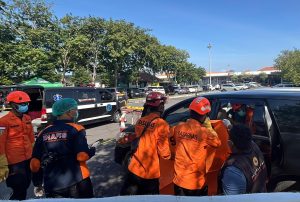 https://beritaadikara.com/asn-bangkalan-ditemukan-tewas-di-mobil-dinas-bandara-juanda-polisi-selidiki-kejanggalan-kasus/