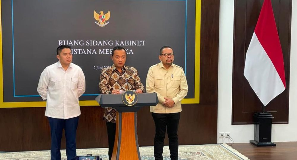 https://beritaadikara.com/pencopotan-pimpinan-bgn-jadi-sorotan-dpr-dorong-pembenahan-menyeluruh-program-mbg/