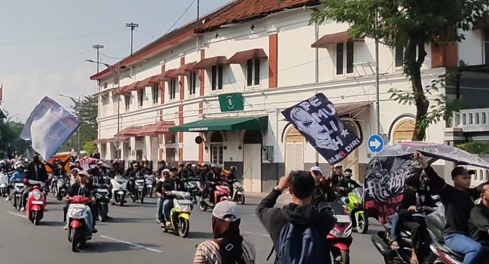 Ribuan Pesilat Padati Surabaya, Tuntut Keadilan atas Kasus Dugaan Kekerasan Debt Collector