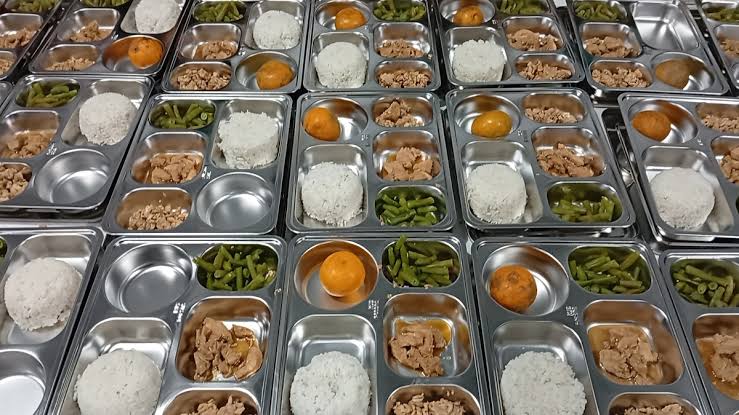 https://beritaadikara.com/program-makan-bergizi-gratis-kembali-berjalan-siswa-sambut-hari-pertama-sekolah-dengan-semangat-baru/