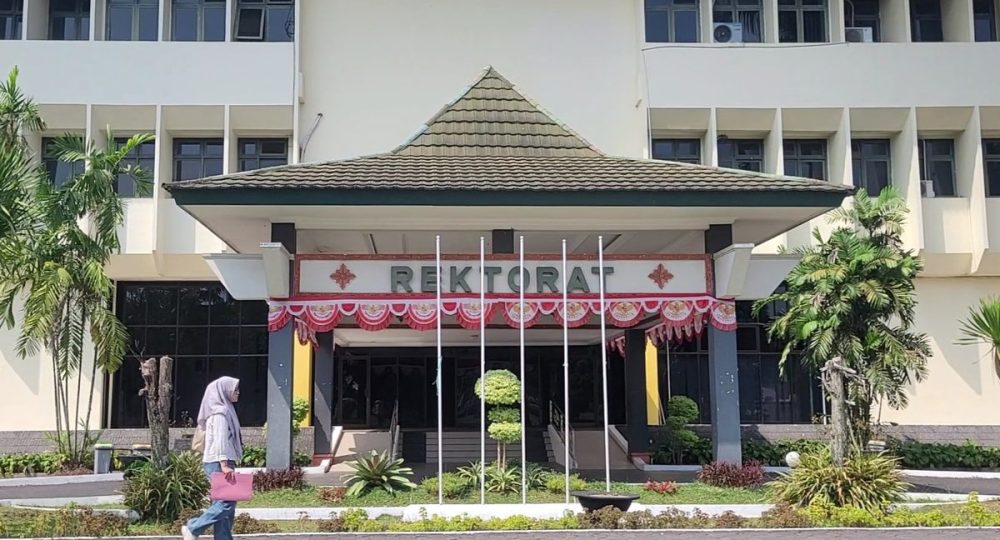 KPK Amankan 14 Orang dalam OTT Rektor Unsoed, Dugaan Korupsi Penerimaan Mahasiswa Baru Didalami