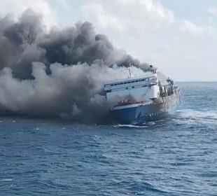 KMP Mutiara Sentosa 2 Terbakar, Operasi Besar-besaran Digelar Selamatkan Ratusan Penumpang