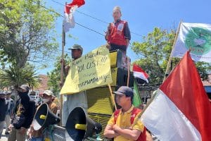 Juru Parkir Surabaya Gelar Aksi di Balai Kota, Tuntut Perbaikan Sistem Parkir dan Kesejahteraan