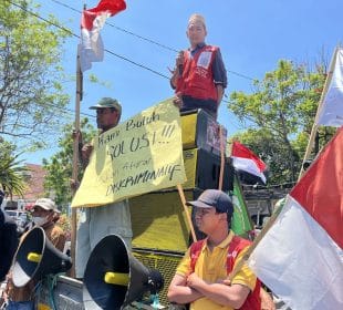 Juru Parkir Surabaya Gelar Aksi di Balai Kota, Tuntut Perbaikan Sistem Parkir dan Kesejahteraan