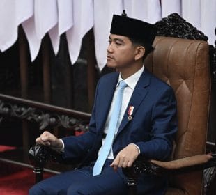 Putusan MK Ijazah Gibran: Tak Temukan Bukti Ijazah Setara SMA, namun Gugatan Tidak Diterima