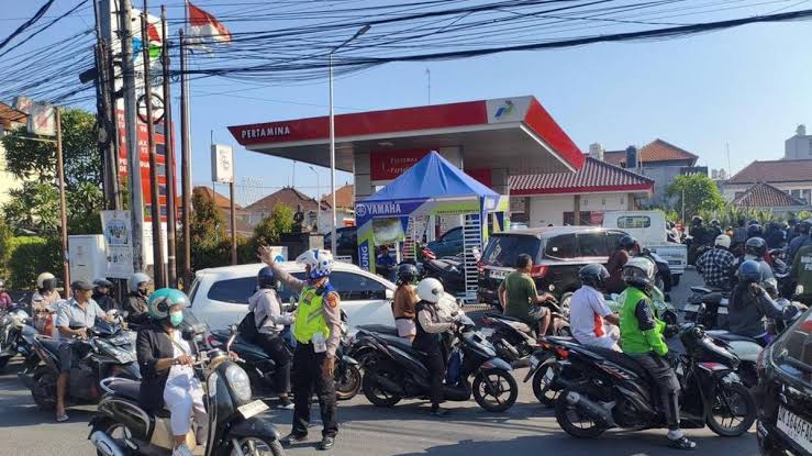Kelangkaan BBM Subsidi di Bali Picu Antrean Panjang, Pertamina Percepat Distribusi